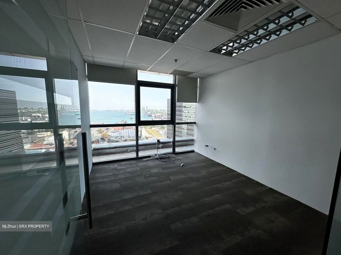 Fragrance Empire Building (D5), Office #582806631